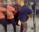 Casal é agredido e sofre ataque homofóbico dentro padaria