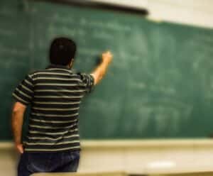 Prefeitura de Guaçuí abre inscrições de processo seletivo para Educação Piso salarial de professor