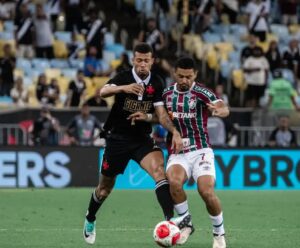 Em clássico com 8 cartões amarelos e 2 vermelhos, Fluminense e Vasco empatam sem gols Vasco x Fluminense