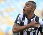 Botafogo vence Fluminense por 4 a 2 em jogo ‘eletrizante’ no Maracanã pelo Carioca