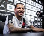 Clayton Silva diz que jogar no Vasco é ‘um dos maiores desafios da carreira’