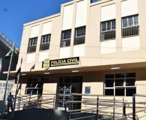 Feirante é preso por suspeita de abusar sexualmente da própria filha no ES Estupro no ES