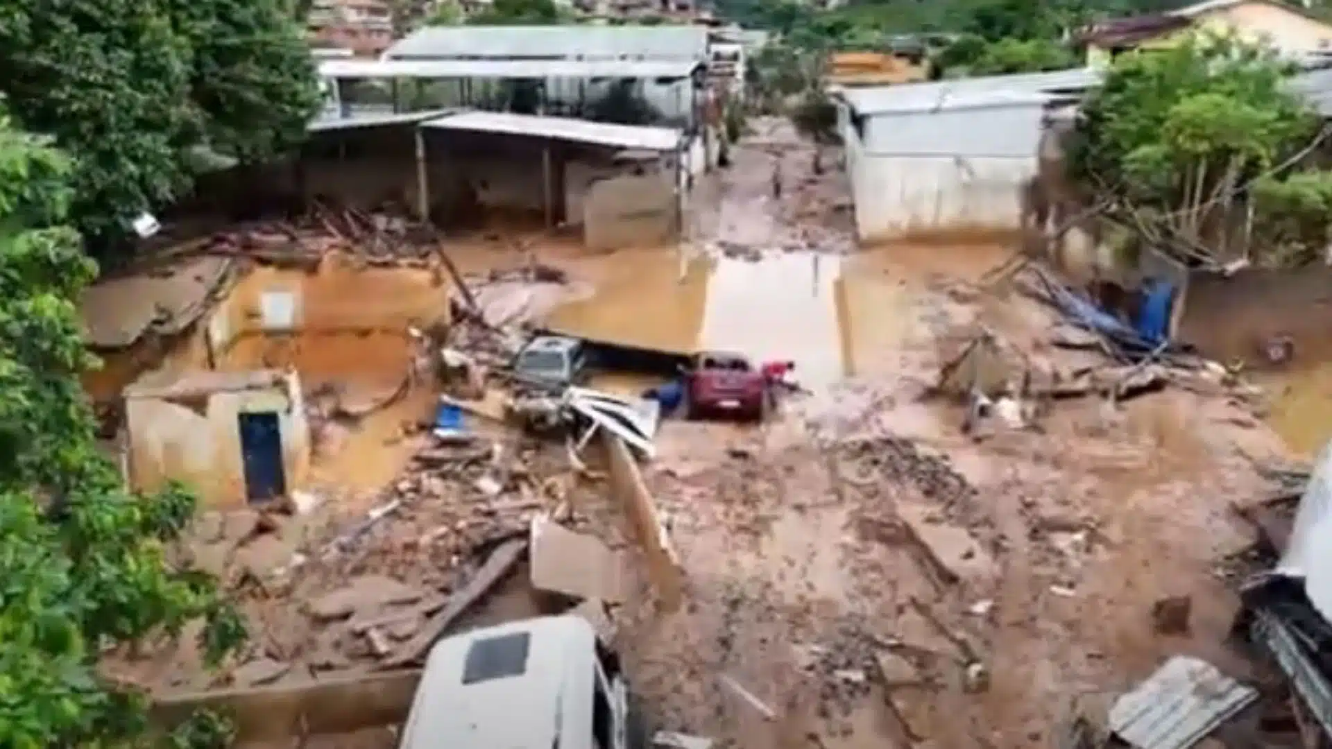 Destruição em Mimoso