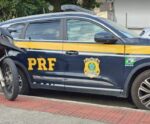 PRF aborda motociclista na BR-101 e tem surpresa ao vistoriar veículo