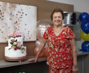Feliz aniversário! Dona Quita chega aos 97 anos e ganha surpresa Unimed Sul Capixaba