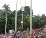 Terço gigante faz súplica pela paz, durante a Festa da Penha 2024