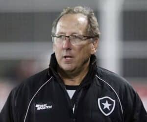 Palmeiras vai à Justiça contra Textor após denúncias contra arbitragem John Textor