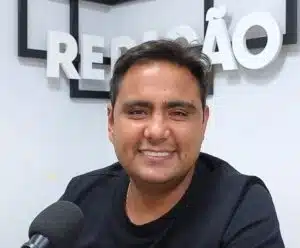 Apesar da pouca idade, prefeito de Mimoso se destaca com gestão eficaz