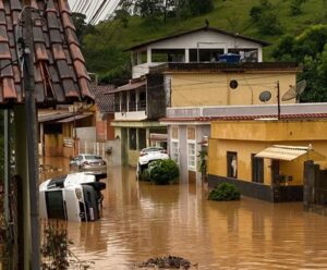 Sul do ES tem 4.481 desalojados e 273 desabrigados após chuvas Apiacá