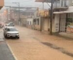 VÍDEO | Chuvas intensas caem sobre São José do Calçado e alagam ruas