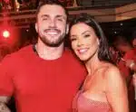 Cachoeirense Arthur Picoli e Ivy Moraes trocam carinhos em cruzeiro