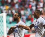 Bahia vira sobre o Flu e vence a 1ª no Brasileiro em jogo paralisado pela chuva