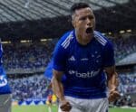 Cruzeiro aproveita erros do Botafogo e vence no Mineirão na estreia do Brasileirão