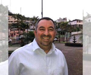 Deputados repudiam prefeito de Dores do Rio Preto após confusão Prefeito Ninho