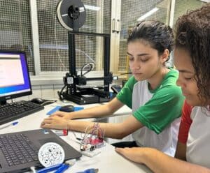 Escola de Cachoeiro inicia projetos com robótica educacional