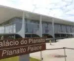 Governo repudia tarifaço, fala em acionar lei de reciprocidade e responsabiliza clã Bolsonaro