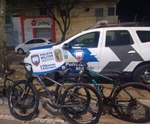 Suspeitos são detidos com bicicletas furtadas em edifício no ES Bicicletas furtadas em Vitória