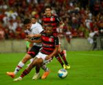 Flamengo vence São Paulo e aumenta pressão sobre o trabalho de Carpini