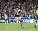 Vasco vence Grêmio por 2 a 1 em São Januário em jogo disputado