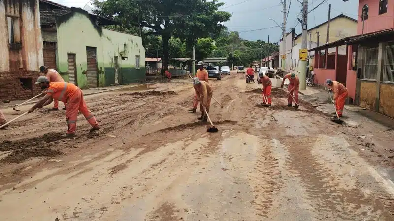 DER-ES limpeza de rodovias afetadas pela chuva
