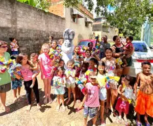 Empresários doam 2 mil ovos de páscoa para vítimas das chuvas no Sul Doação de ovos