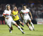 São Paulo faz seu pior jogo com Zubeldía e empata com Barcelona