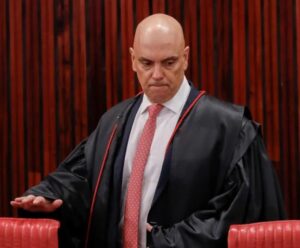 Moraes usou TSE fora do rito para investigar bolsonaristas no STF, diz jornal Alexandre de Moraes