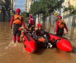Segunda equipe de bombeiros capixabas chega ao ES após missão no RS