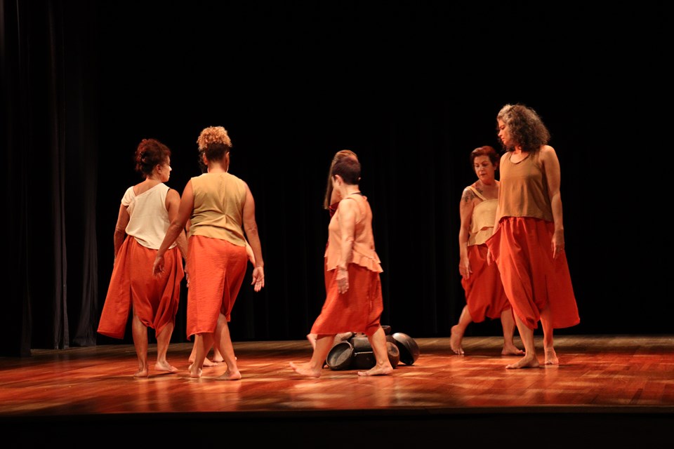 espetáculo de dança inspirado nas Paneleiras de Goiabeiras