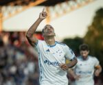 Cruzeiro vence o Atlético-GO em Goiânia e se aproxima dos líderes do Brasileirão