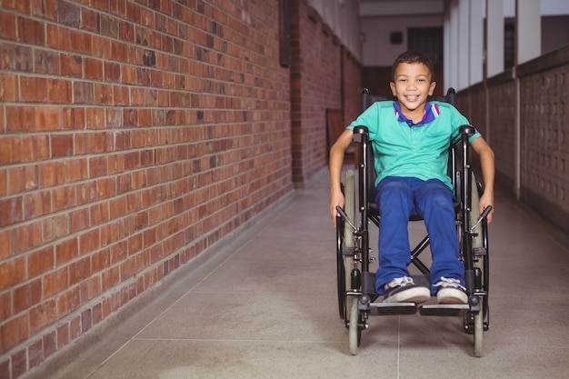 A comunidade escolar, incluindo alunos, pais, professores e funcionários, deve trabalhar para compreender a importância da inclusão e respeitar as diferenças, promovendo a convivência harmoniosa entre todos os estudantes. (Foto: Freepik) A comunidade escolar, incluindo alunos, pais, professores e funcionários, deve trabalhar para compreender a importância da inclusão e respeitar as diferenças, promovendo a convivência harmoniosa entre todos os estudantes. (Foto: Freepik)