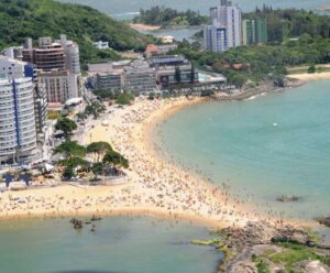 Verão impulsiona setor de bares e restaurantes no Espírito Santo