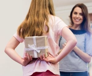 Procon orienta sobre compras e trocas de presentes para Dia das Mães imagem ilustra que dia é o dia das mães