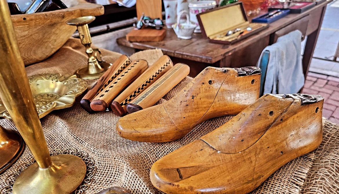 Foto: Reprodução / Instagram @feiradeantiguidadesdaruadalama Foto: Reprodução / Instagram @feiradeantiguidadesdaruadalama