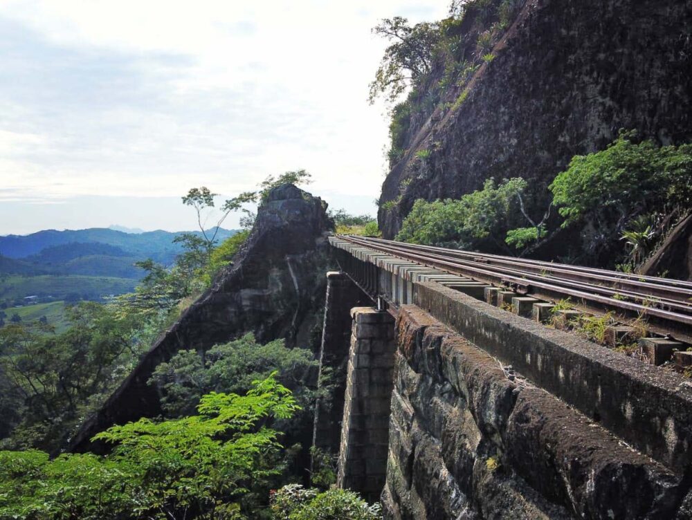 Trecho da Estrada de Ferro Leopoldina em Cobiça, Cachoeiro. Foto: Paulo Thiengo Trecho da Estrada de Ferro Leopoldina em Cobiça, Cachoeiro. Foto: Paulo Thiengo