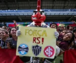 Galo faz treino aberto e junta quase R$700 mil para ajudar o RS