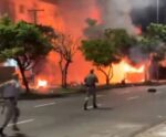 Ônibus são incendiados durante manifestação em Porto Alegre