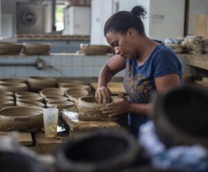 Festa das Paneleiras celebra tradição, cultura e a força feminina Paneleiras de Goiabeiras, Vitória