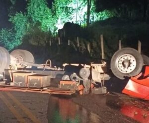 Motorista morre em acidente grave com caminhão na ES 164, em Cachoeiro Acidente em Cachoeiro