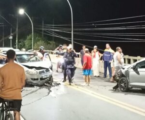Acidente entre veículos deixa pessoas feridas em Anchieta Anchieta