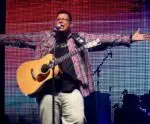 Festa de Cachoeiro começa hoje (27) com rodeio e show de Anderson Freire