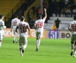 Em desvantagem, Bahia reage e busca empate com o Criciúma
