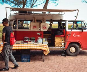 Piúma e Anchieta recebem primeira edição de caravana literária Combiousa