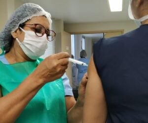 Coqueluche: mobilização intensifica vacinação em creches do Sul do ES Vacinação para coqueluche