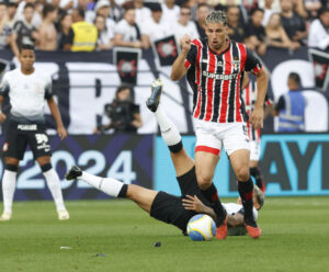 Corinthians e São Paulo empatam clássico tenso com golaços e tempos opostos Corinthians e São Paulo