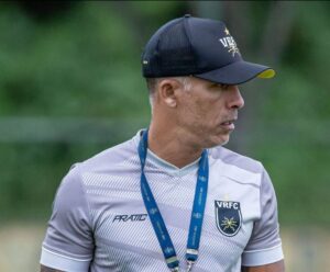 Vasco contrata ex-lateral Felipe para ser diretor-técnico da SAF Felipe Vasco
