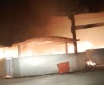 VÍDEO | Incêndio devasta galpão de reciclagem em Alegre