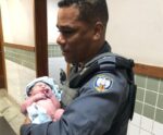 Fofura! Bebê nasce dentro da viatura da Polícia Militar no ES