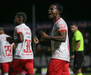 Red Bull Bragantino vence e manda Vitória para a zona de rebaixamento Red Bull Bragantino e Vitória