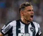 Botafogo anuncia renovação de contrato de Tiquinho Soares até 2026